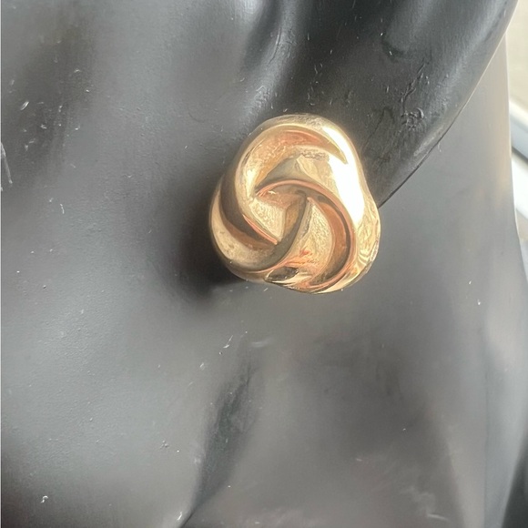 14k yellow gold earrings . - Picture 5 of 9